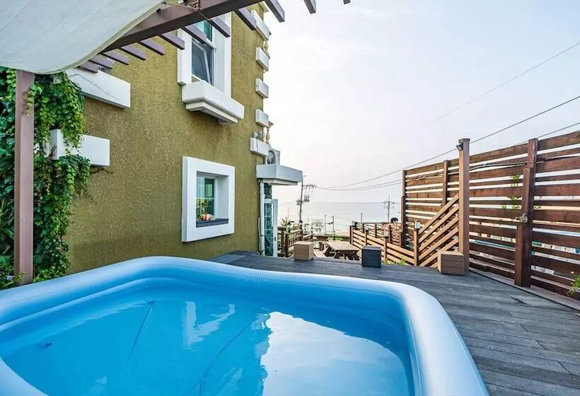 Hotelli Gangneung Pension Sea And   Pet Friendly