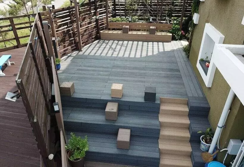 Hotelli Gangneung Pension Sea And   Pet Friendly