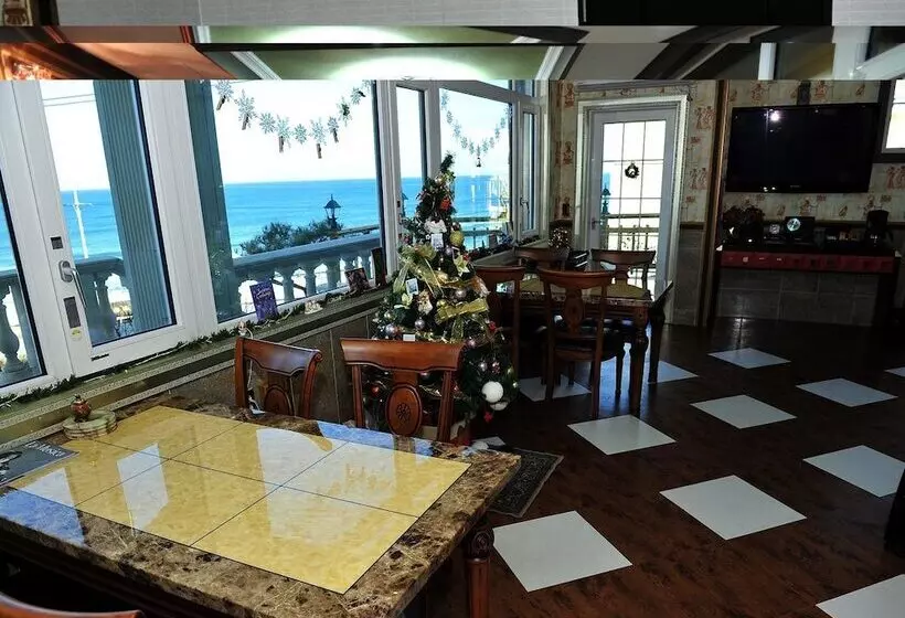 Hotelli Gangneung Pension Sea And   Pet Friendly