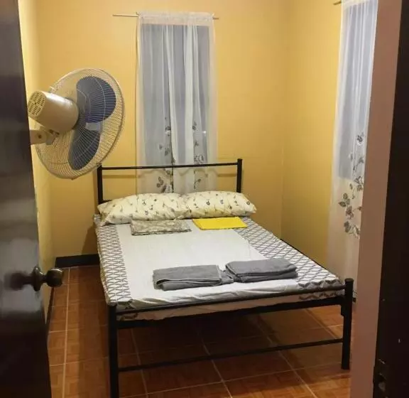 ホテル Pines Mansion