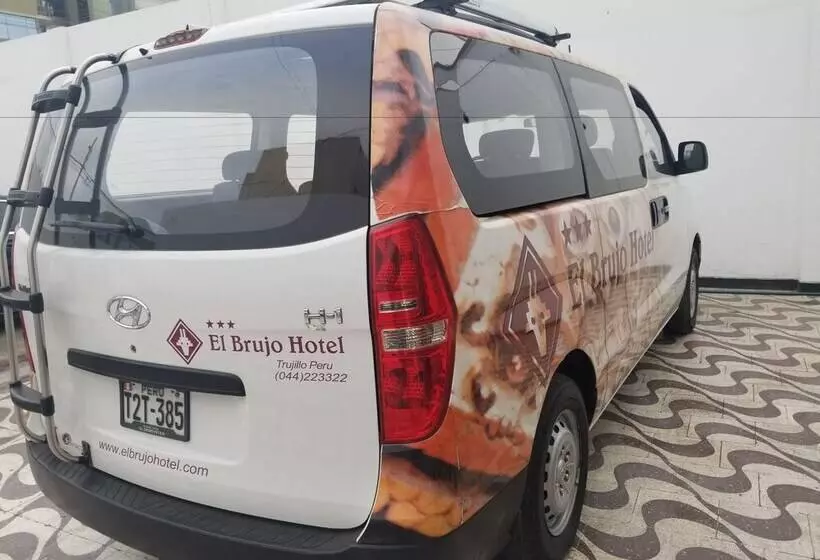 El Brujo Hotel   La Merced