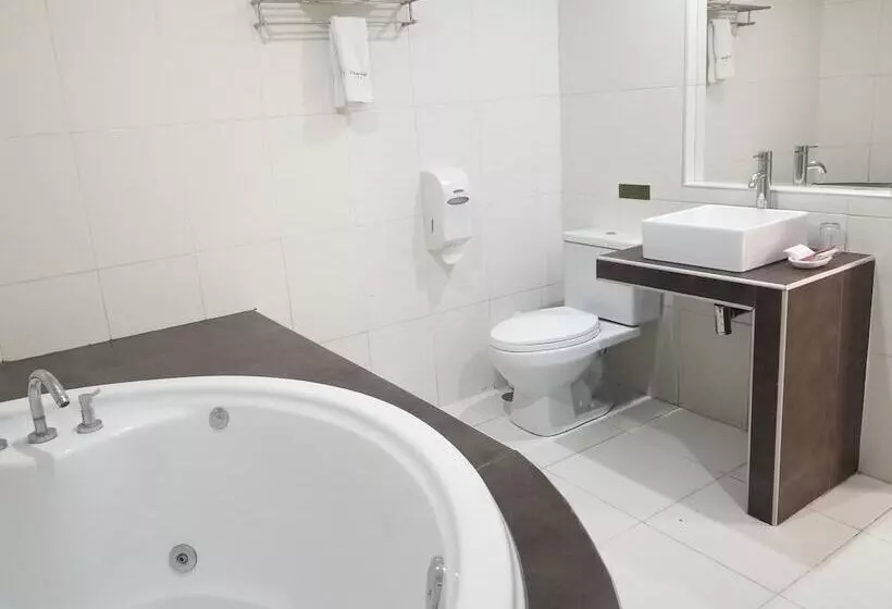 El Brujo Hotel   La Merced