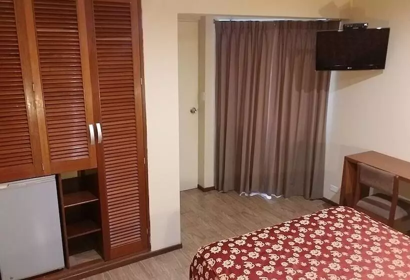 El Brujo Hotel   La Merced