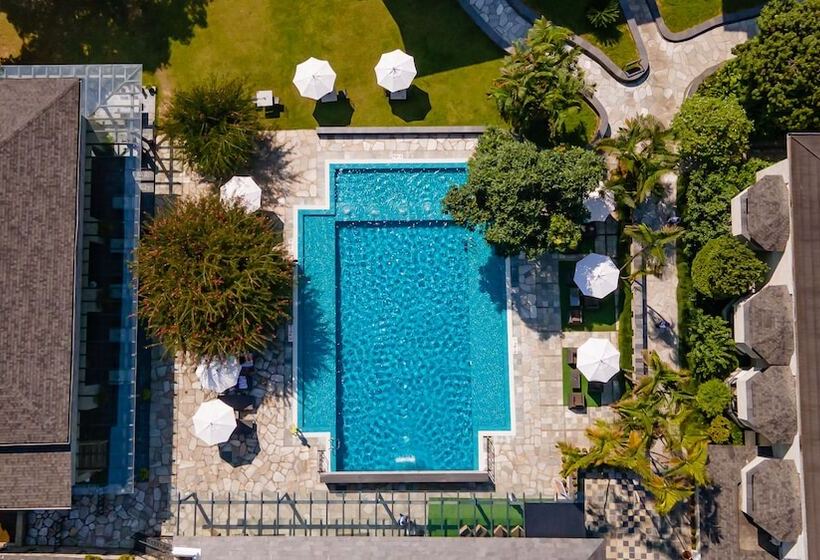 هتل Barahi Pokhara