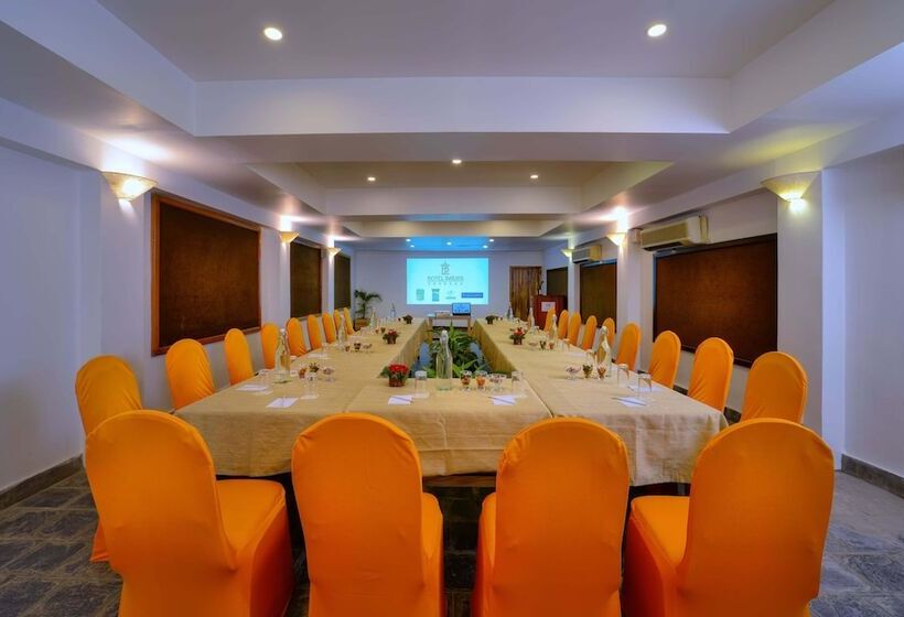 هتل Barahi Pokhara