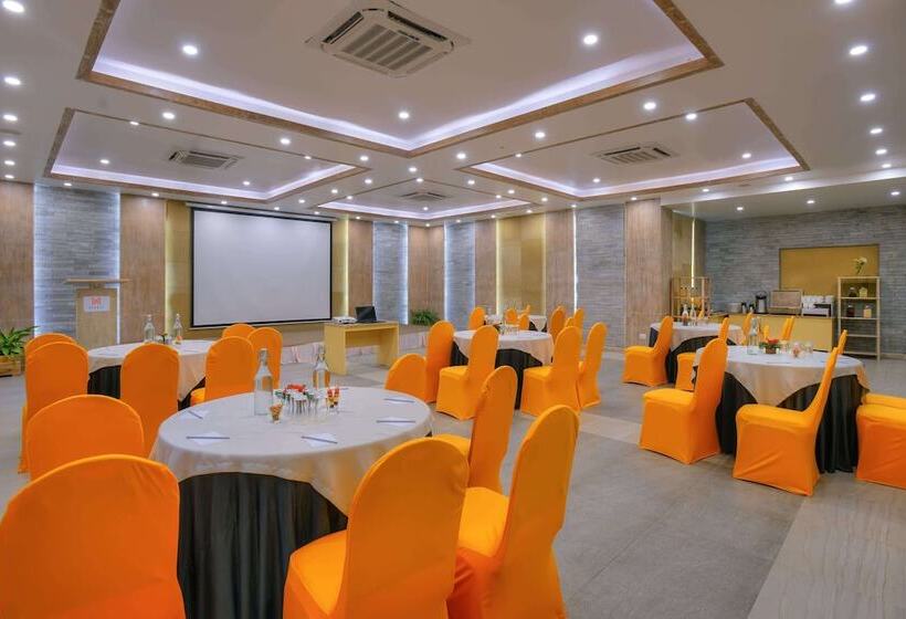 هتل Barahi Pokhara