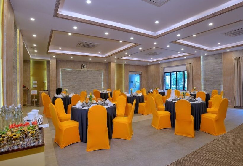 هتل Barahi Pokhara