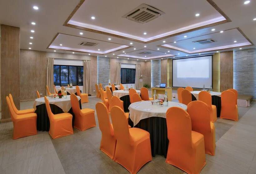 هتل Barahi Pokhara