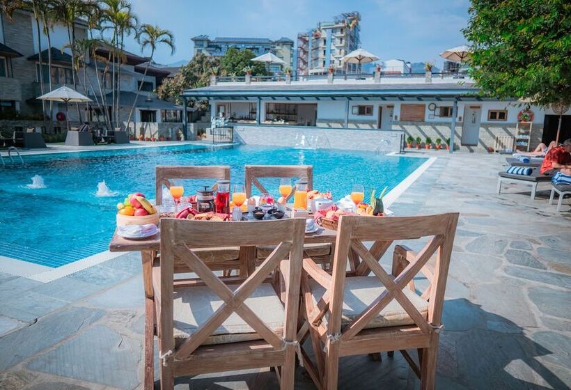 هتل Barahi Pokhara