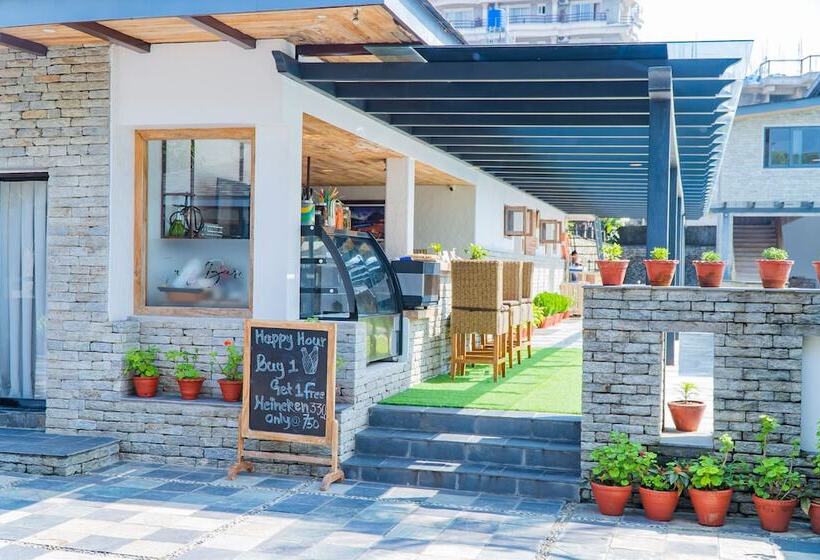 هتل Barahi Pokhara