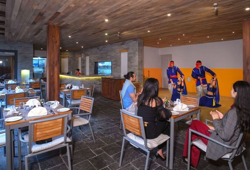 هتل Barahi Pokhara