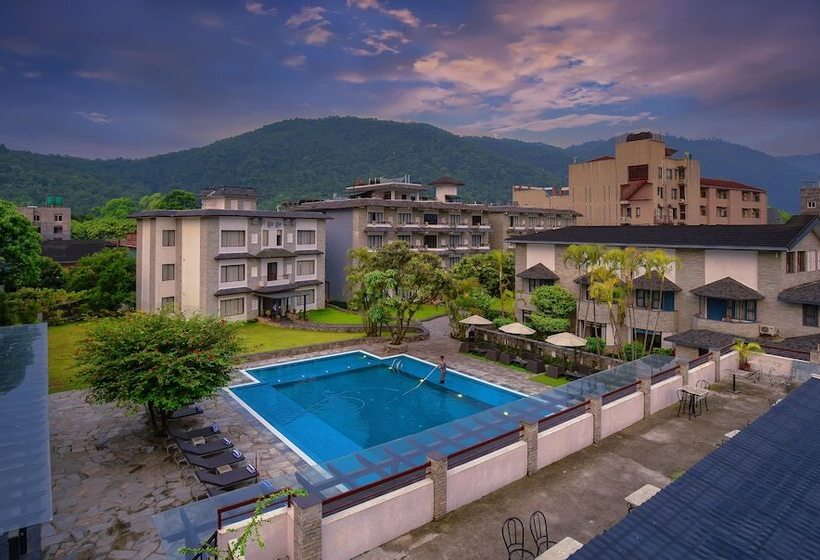 هتل Barahi Pokhara