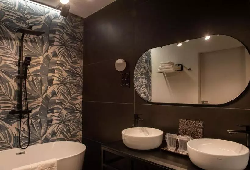 هتل Bucharest Comfort Suites