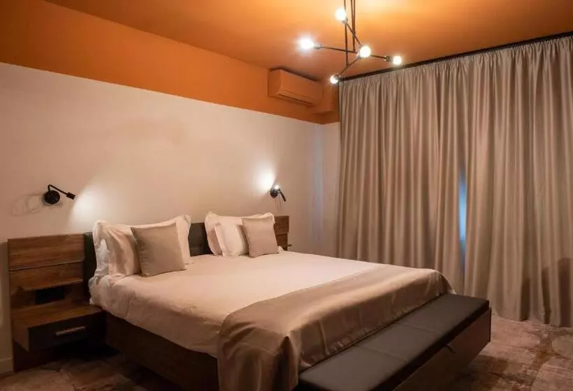 هتل Bucharest Comfort Suites