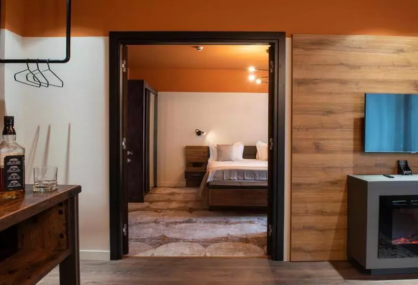 هتل Bucharest Comfort Suites