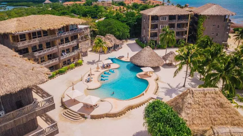 هتل Captain Morgan's Retreat