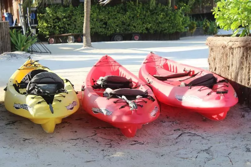 هتل Captain Morgan's Retreat