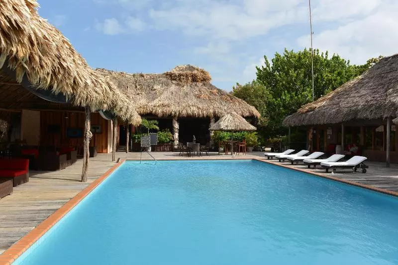 هتل Captain Morgan's Retreat