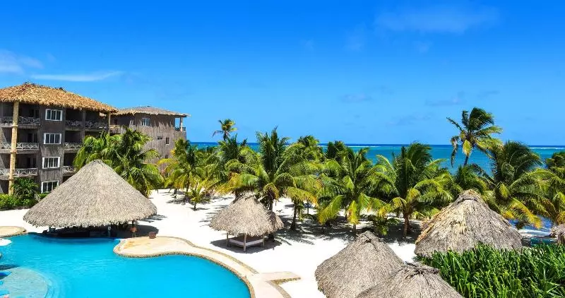 هتل Captain Morgan's Retreat