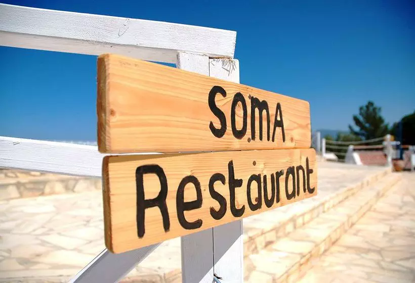 酒店 Latchi Family Resort