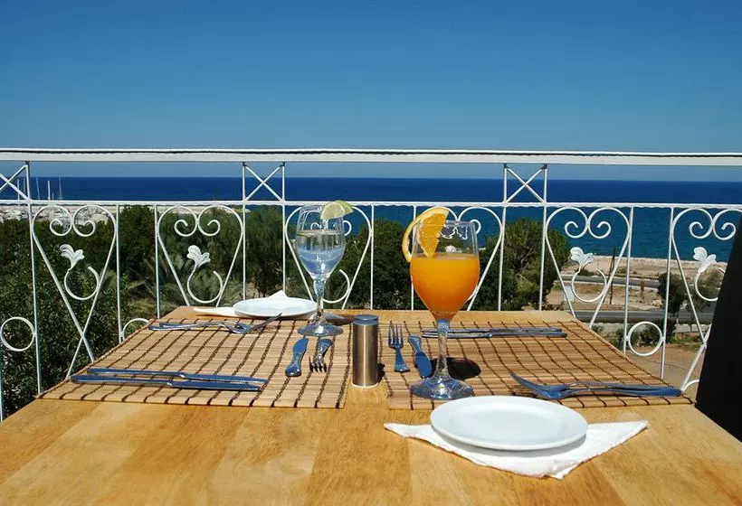 酒店 Latchi Family Resort