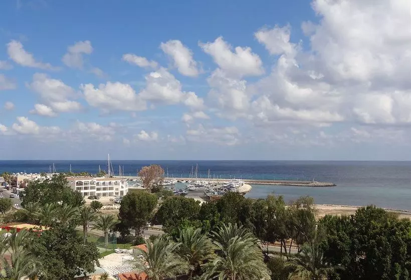 酒店 Latchi Family Resort