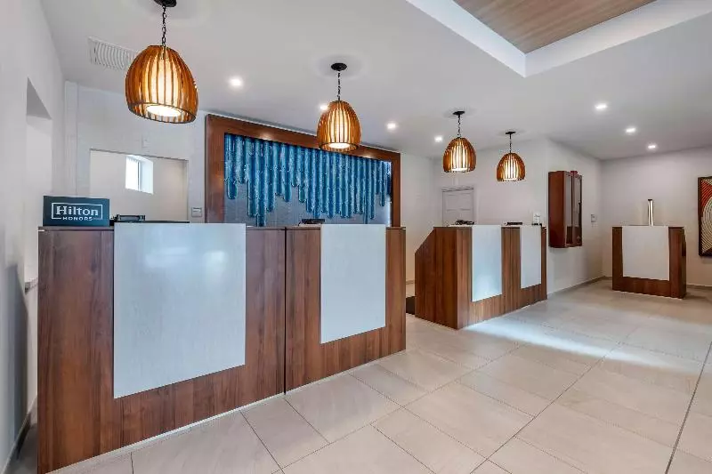 هتل Hilton Vacation Club Flamingo Beach St. Maarten