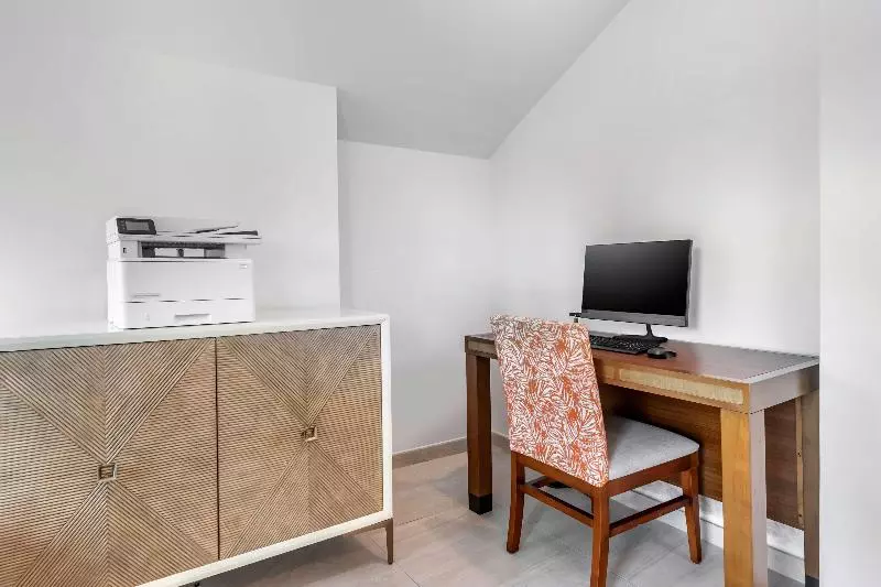 هتل Hilton Vacation Club Flamingo Beach St. Maarten