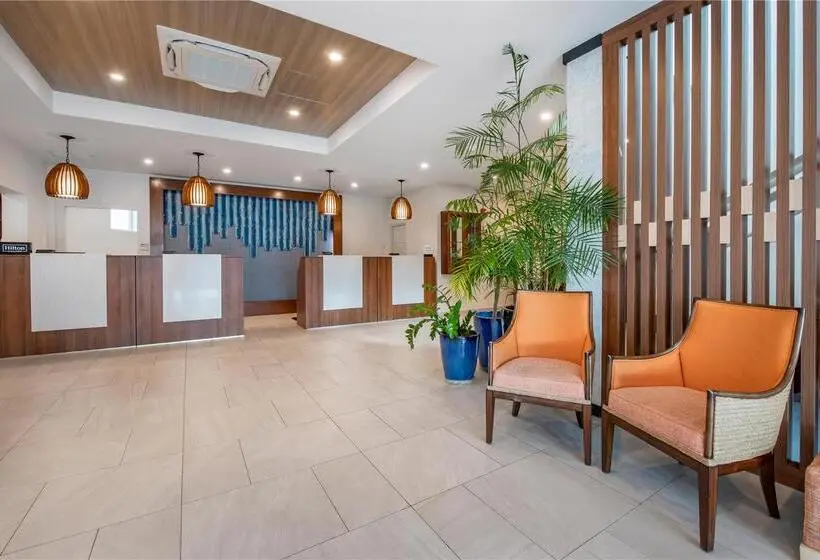 هتل Hilton Vacation Club Flamingo Beach St. Maarten