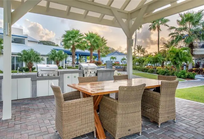 هتل Hilton Vacation Club Flamingo Beach St. Maarten