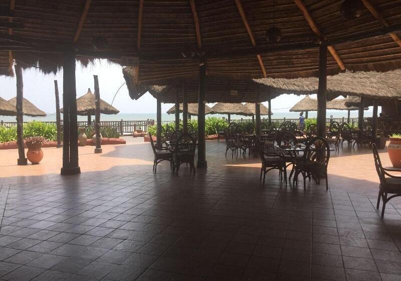 ホテル La Palm Royal Beach