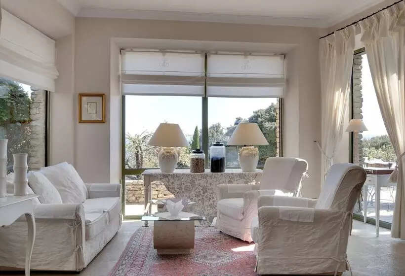 هتل Les Bories & Spa