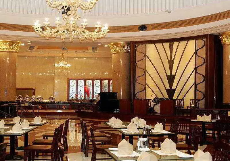 호텔 Oriental Riverside Bund View