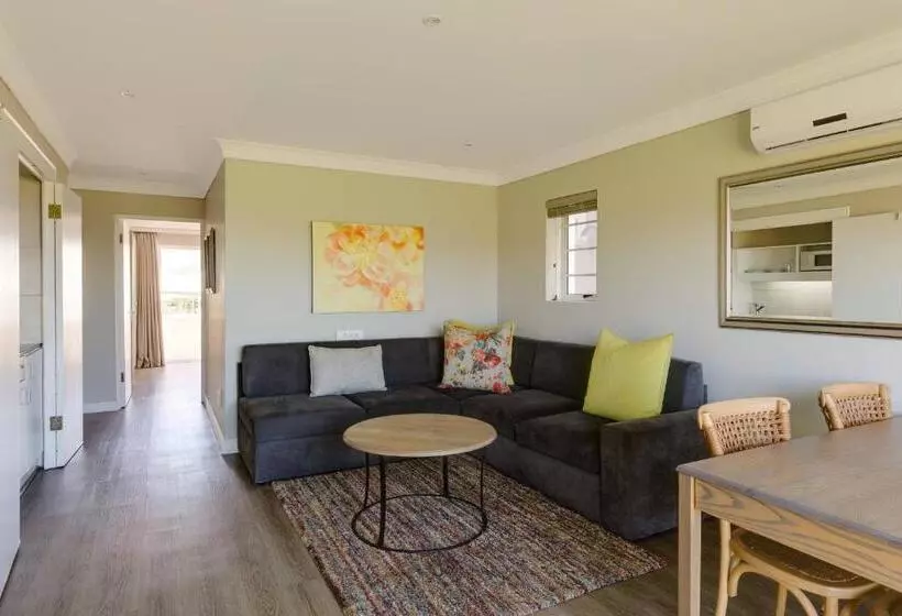 Protea Hotel By Marriott Stellenbosch & Conference Centre