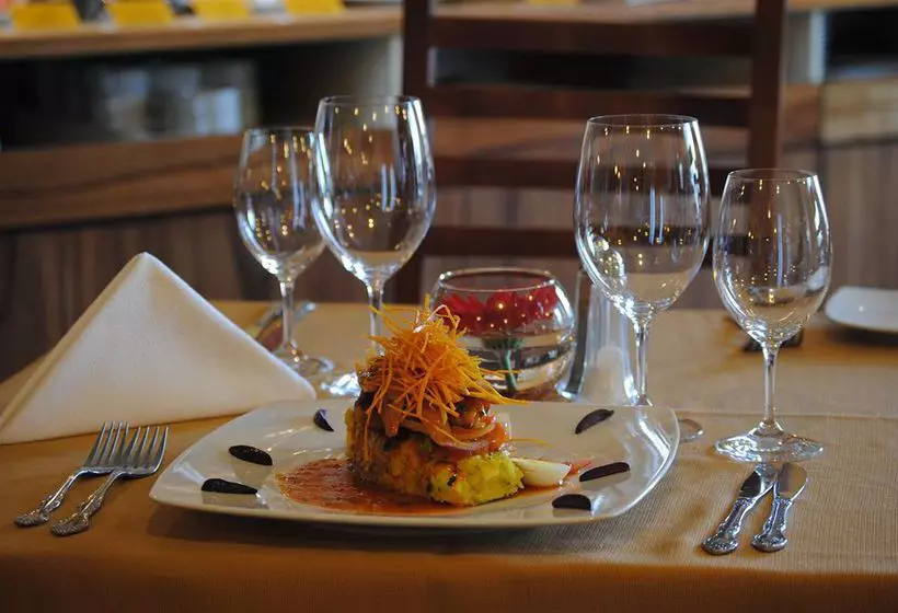 Отель Sonesta Posada del Inca