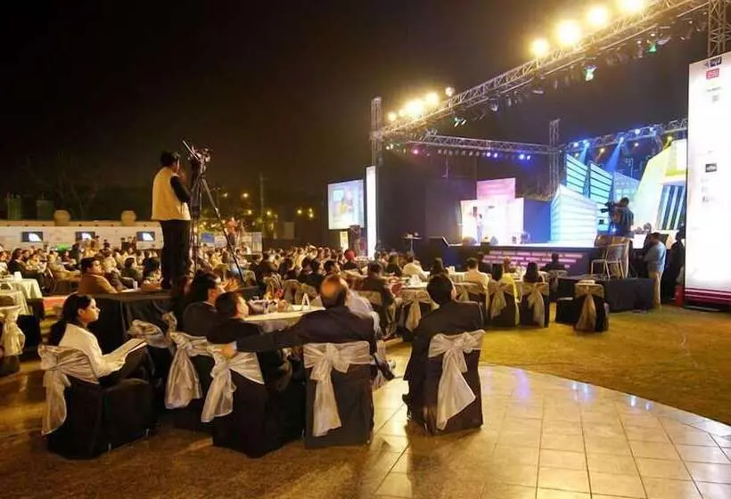 فندق Tivoli Garden Resort