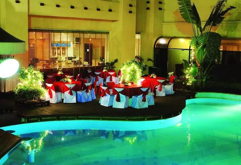 فندق Tivoli Garden Resort