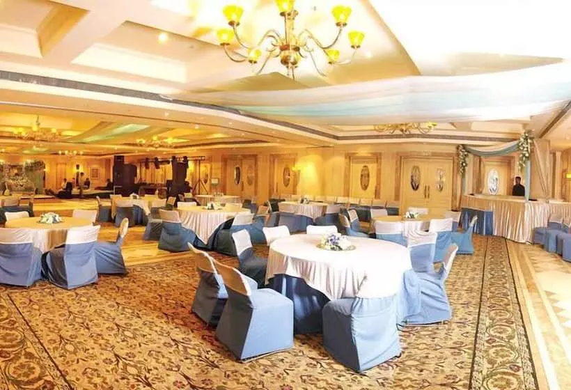 فندق Tivoli Garden Resort