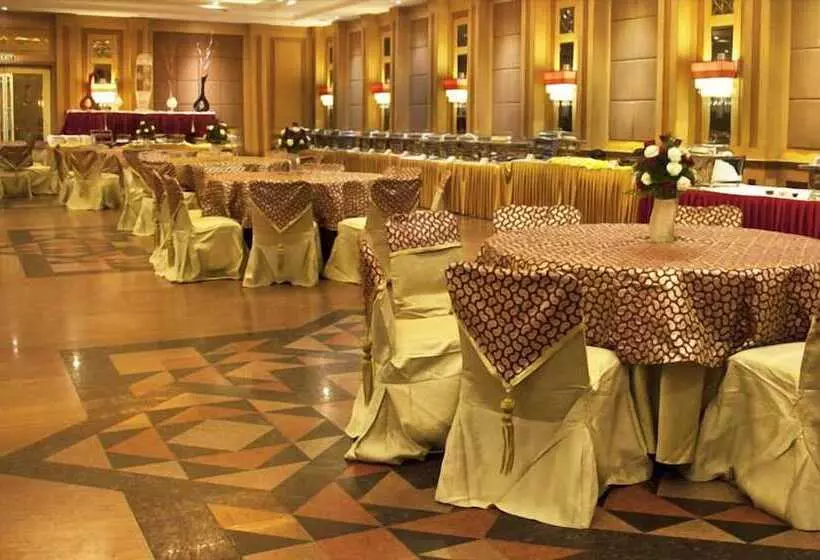 فندق Tivoli Garden Resort