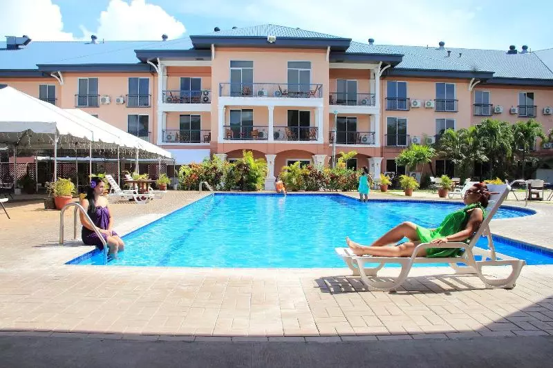 בית מלון כפרי Tradewinds