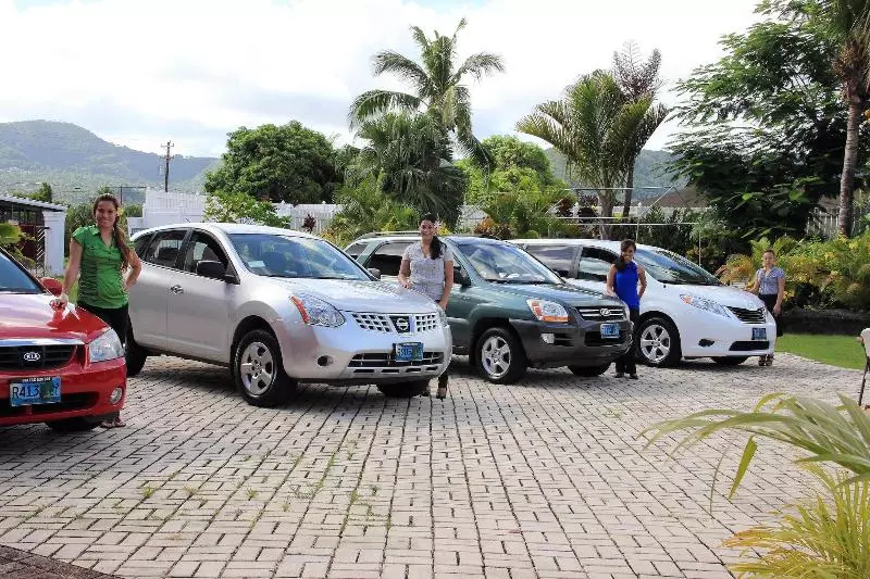 בית מלון כפרי Tradewinds