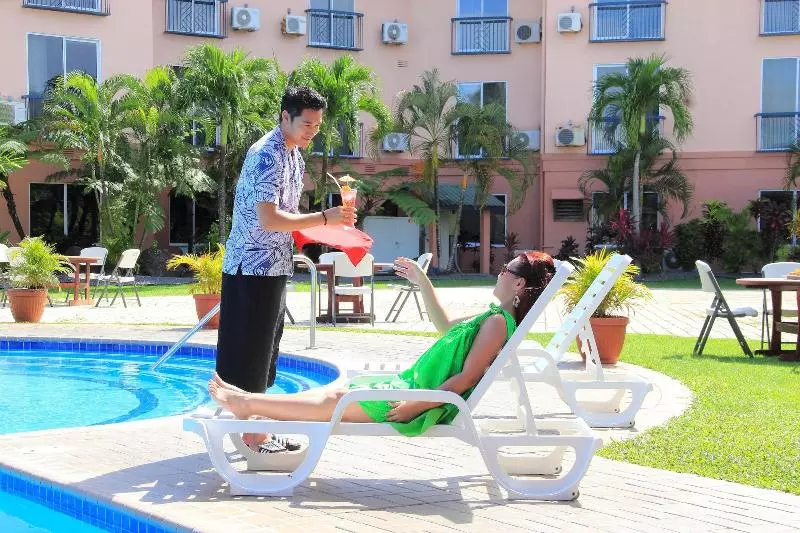 בית מלון כפרי Tradewinds