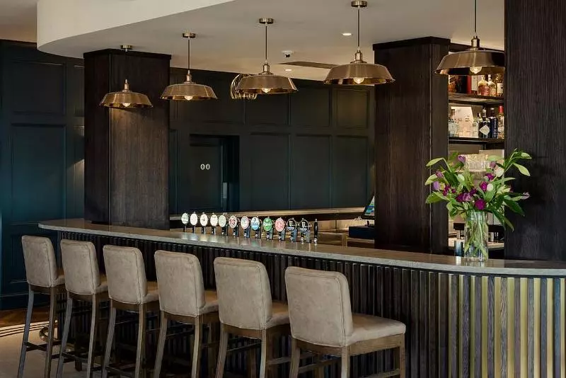 هتل Waterford Viking