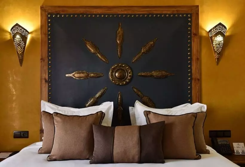 Oscar Hotel by Atlas Studios