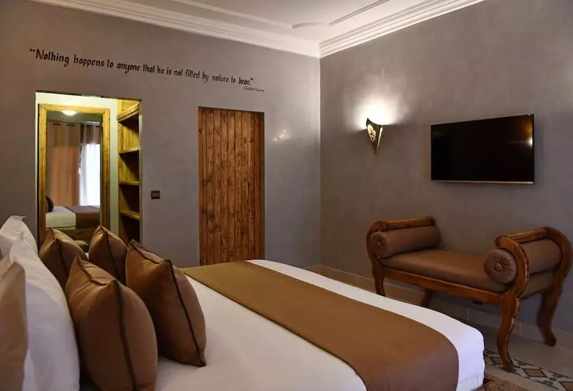 Oscar Hotel by Atlas Studios