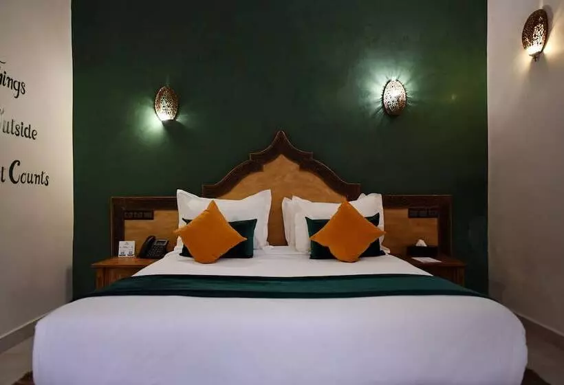 Oscar Hotel by Atlas Studios