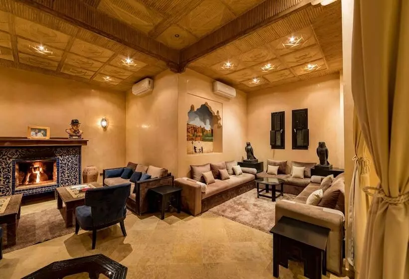 Oscar Hotel by Atlas Studios