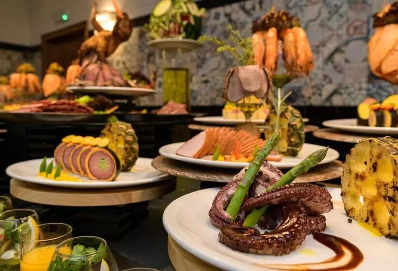 The Palace Hotel, Sunny Day