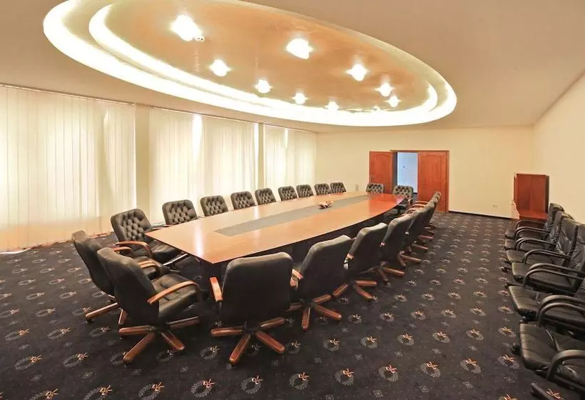 The Palace Hotel, Sunny Day