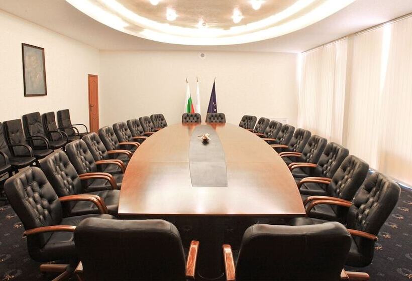 The Palace Hotel, Sunny Day